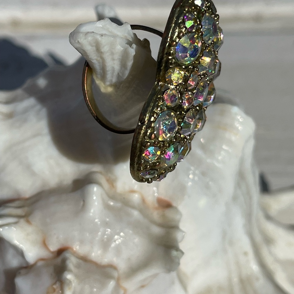 Heart Ring Rhinestone Iridescent Multi-Color Large Gold-tone - Picture 2 of 5